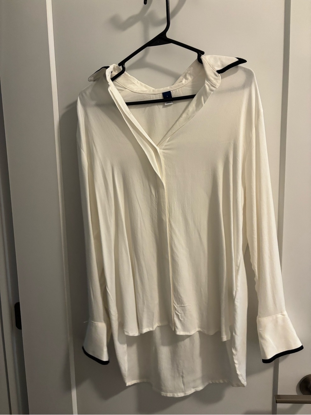 Women's Cream Long-Sleeve Collared Blouse